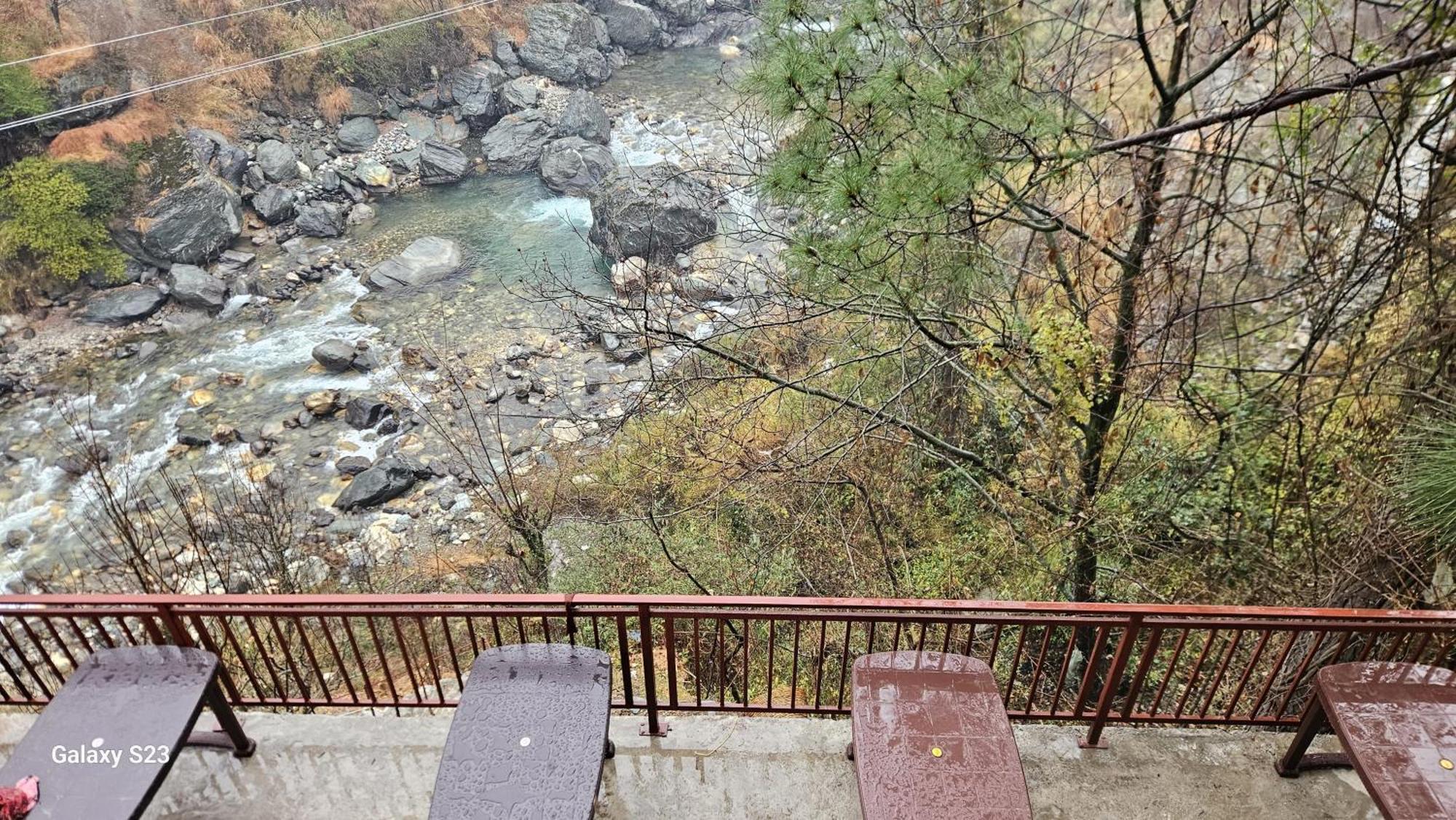 The Fiza Retreat Tirthan Banjar Экстерьер фото