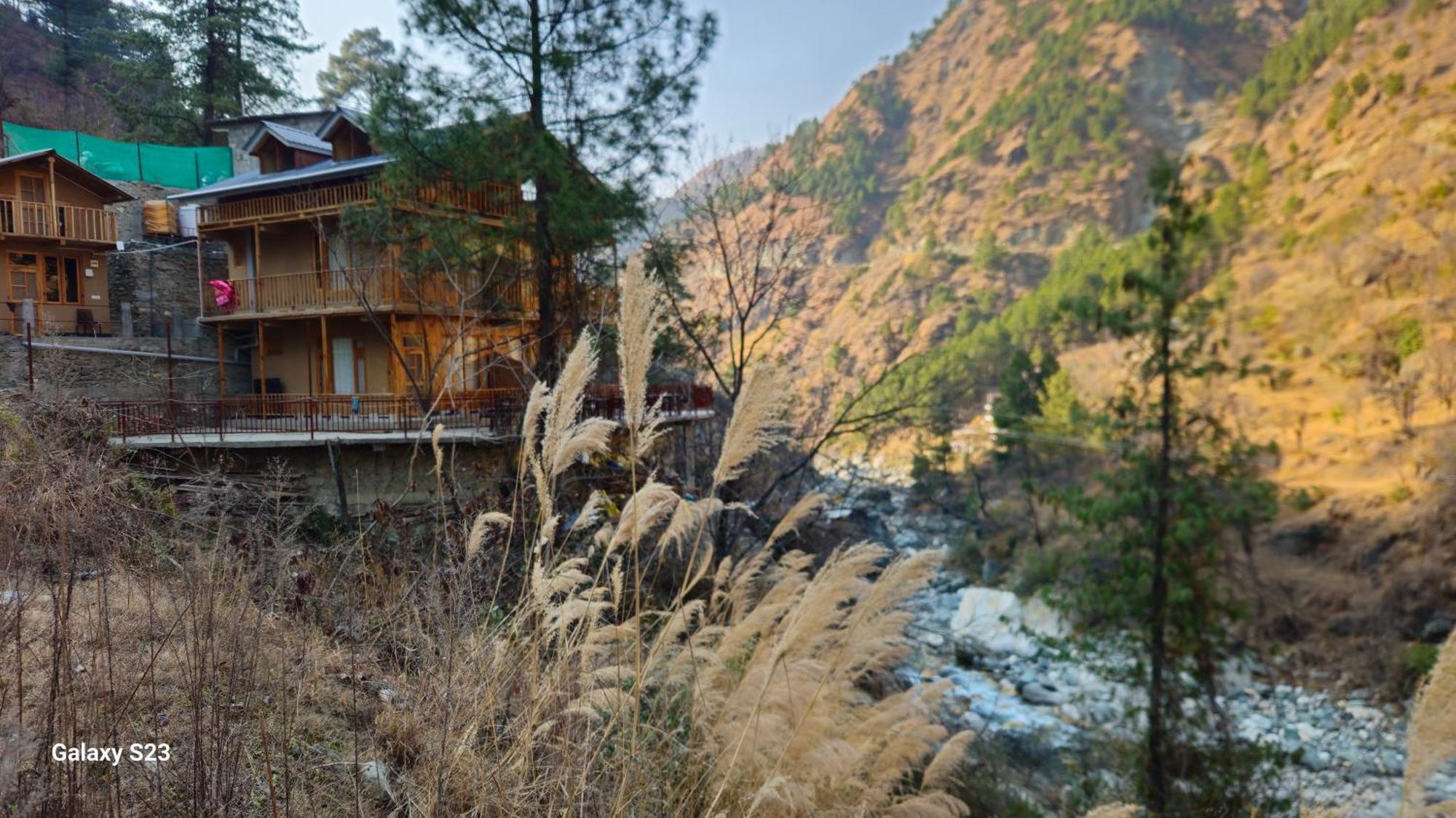 The Fiza Retreat Tirthan Banjar Экстерьер фото